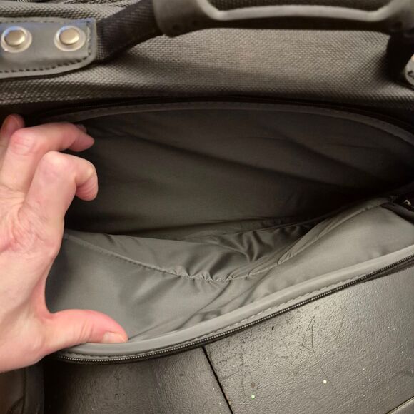 Vintage Volare Grey Leather Flap Messenger Bag Purse Asian Theme Rivets Boho EUC - Picture 6 of 9